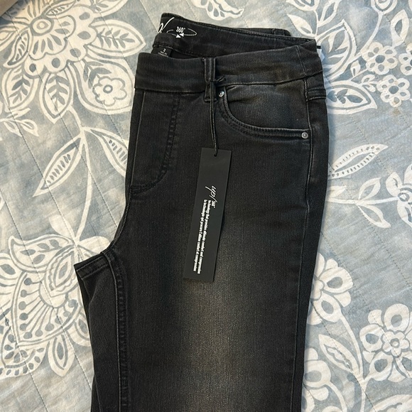 Jeans-new skinny jeans with tag - Picture 1 of 3
